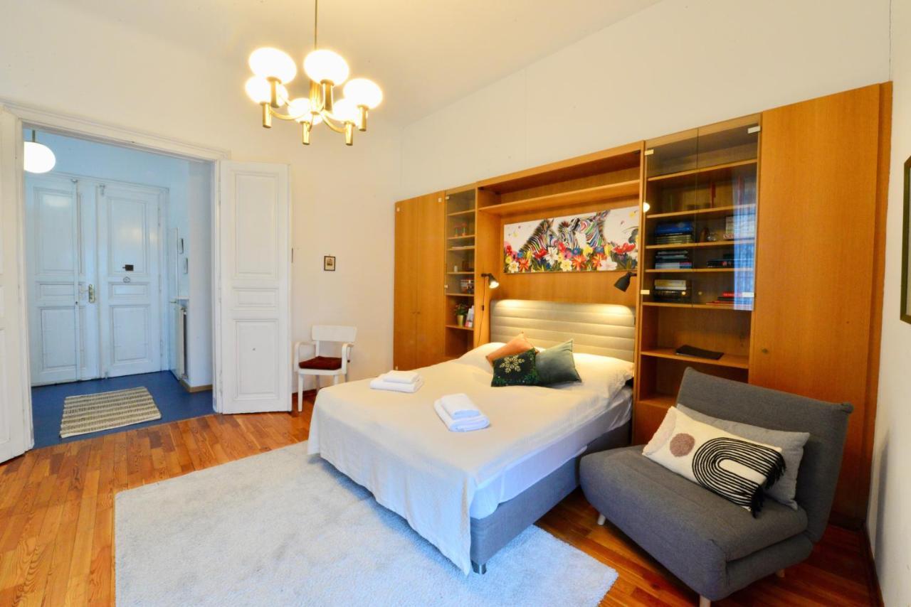 Charming With Balcony In Hip & Trendy Margareten Vienna Exterior photo