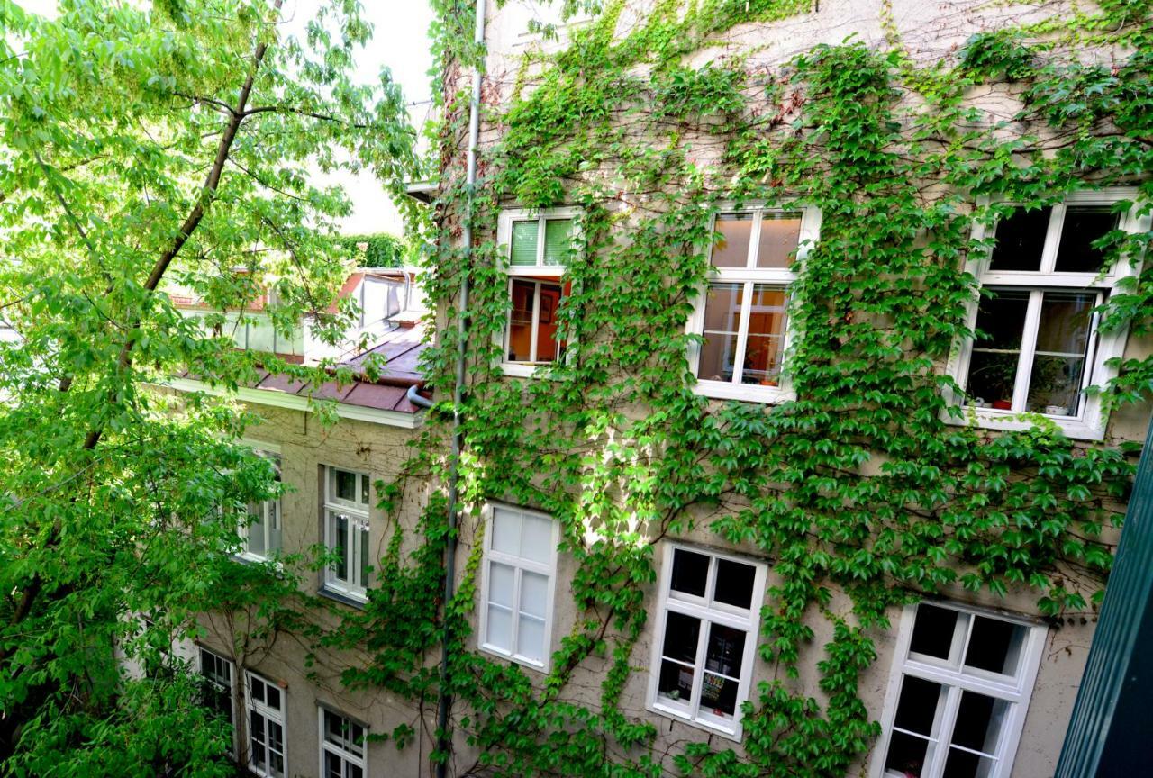 Charming With Balcony In Hip & Trendy Margareten Vienna Exterior photo